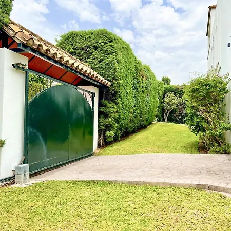 Villa Malibu Close To Puerto Banus By *