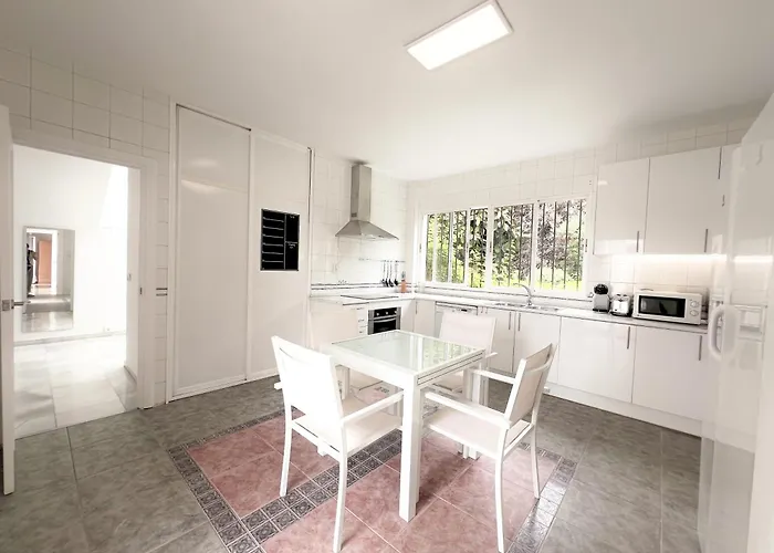 Villa Malibu Close To Puerto Banus By