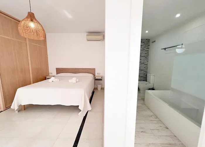 Villa Malibu Close To Puerto Banus By Marbellac